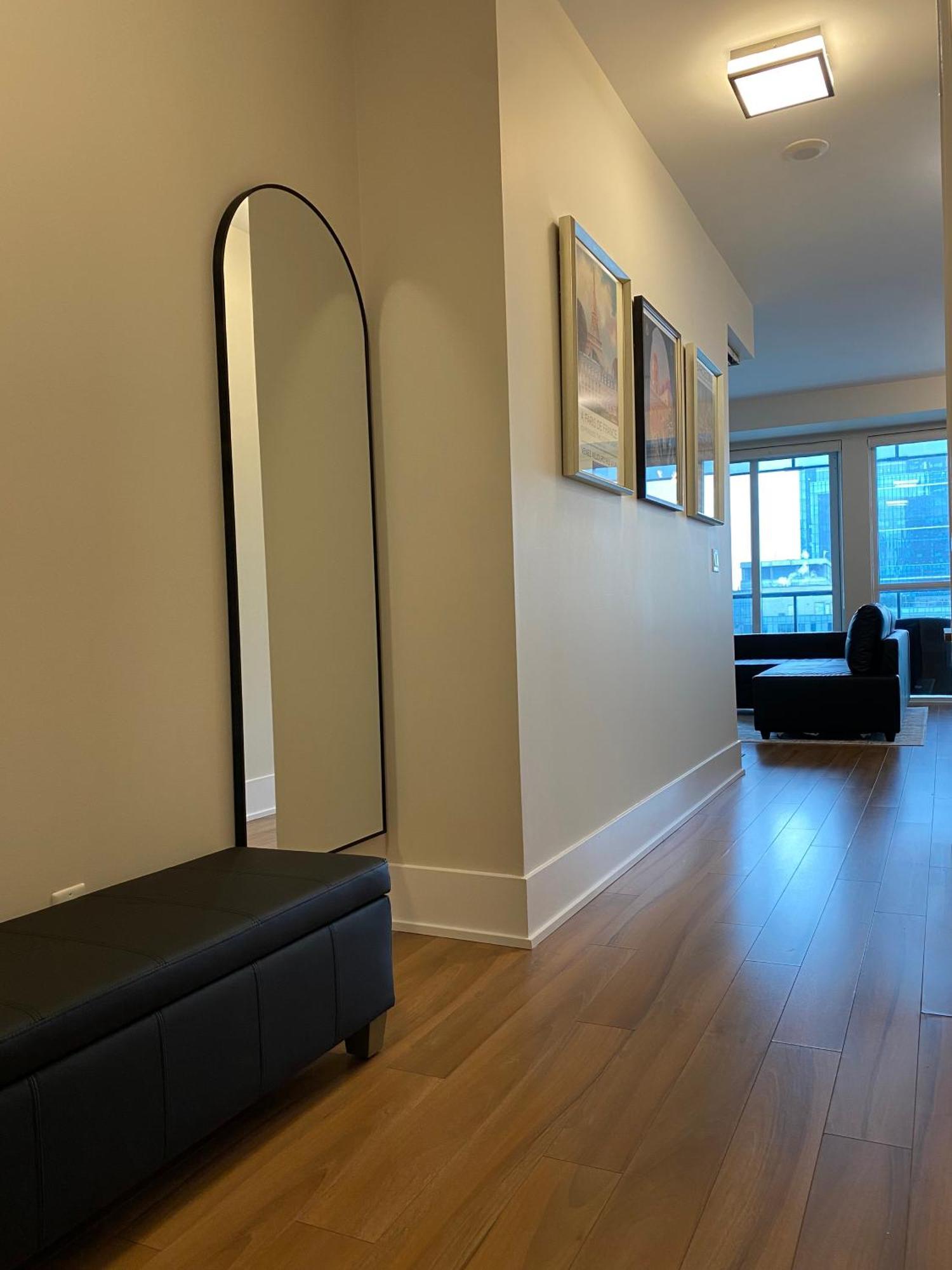 Central Toronto Suite - Free Parking, City Views, Near Cn Tower Extérieur photo